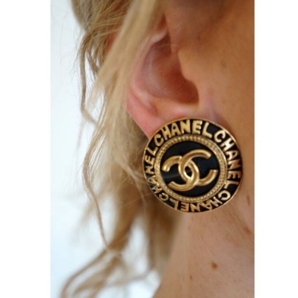 Chanel Vintage 80s CC Logo Gold Tone Black Enamel Metal Round Clip On Earrings.